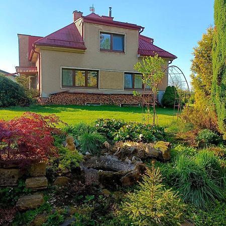 Apartman Za Lesem Cerveny Kostelec Luaran gambar