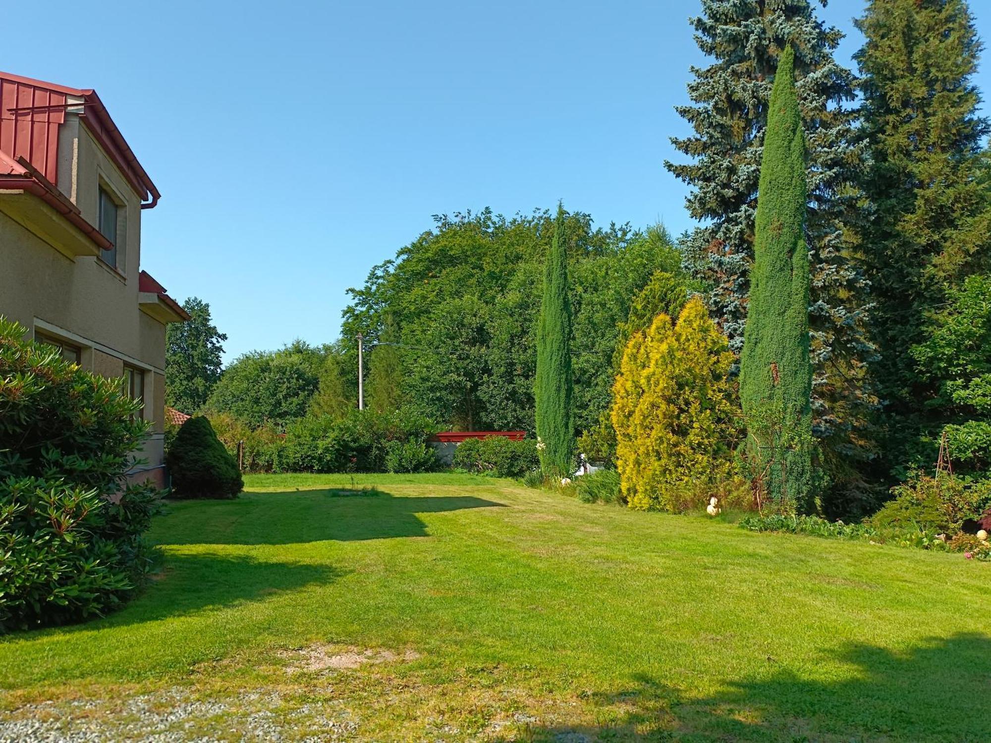 Apartman Za Lesem Cerveny Kostelec Luaran gambar